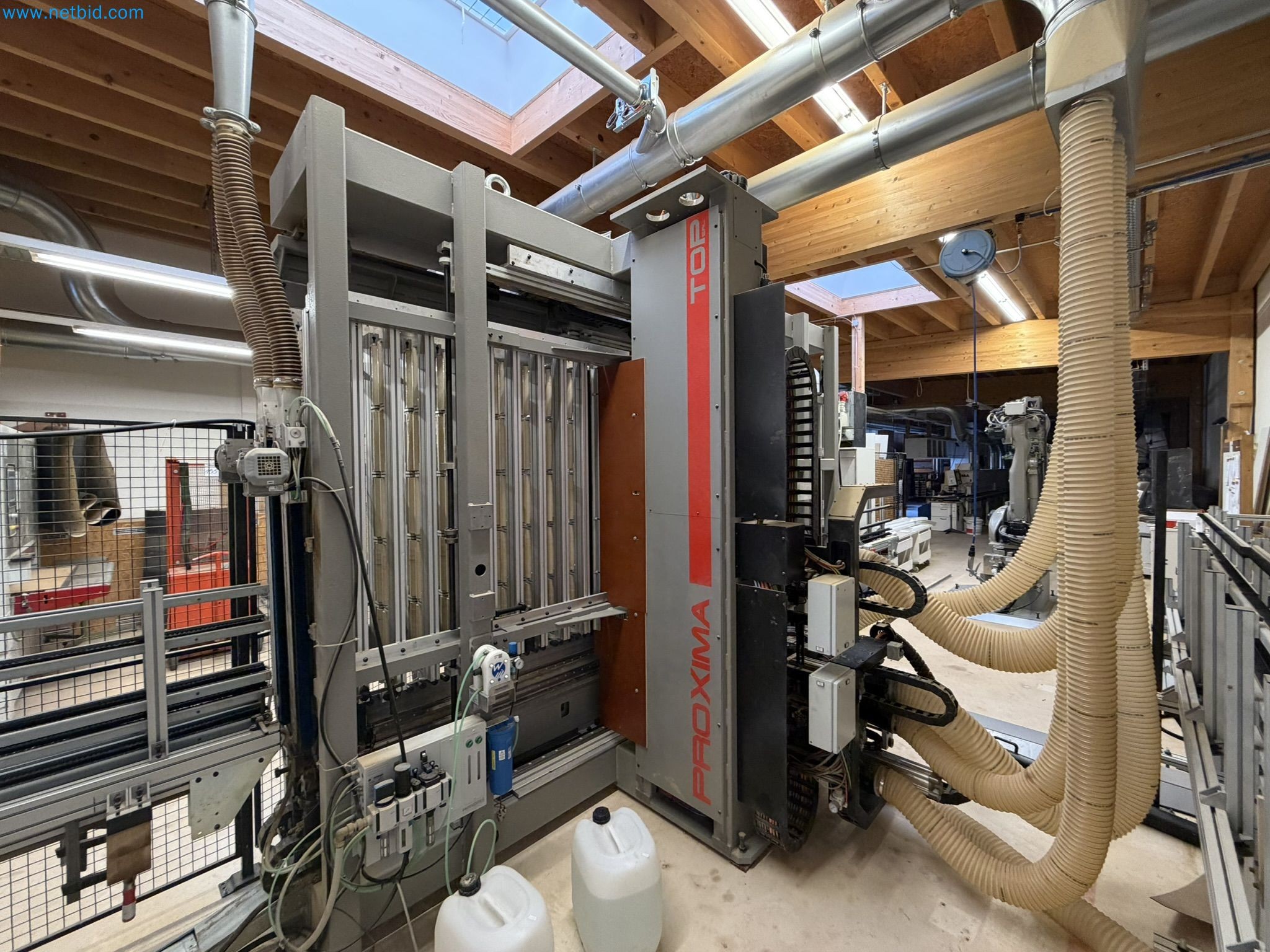 For sale due to insolvency. First-class longitudinal machining center with numerical control for modular furniture production with unloading robot-28