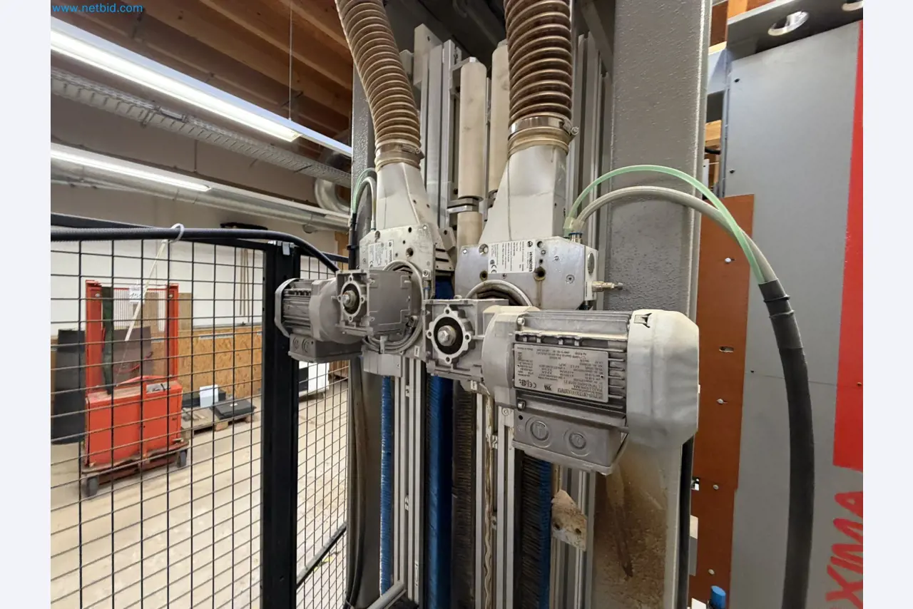 For sale due to insolvency. First-class longitudinal machining center with numerical control for modular furniture production with unloading robot-29