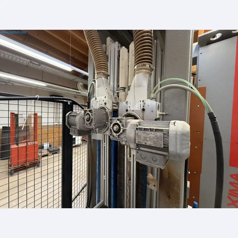 For sale due to insolvency. First-class longitudinal machining center with numerical control for modular furniture production with unloading robot-29