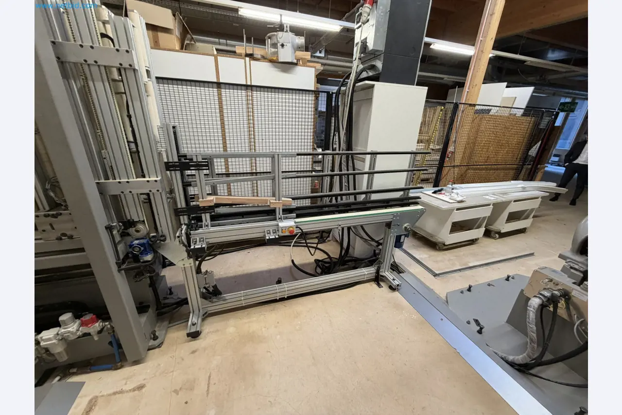 For sale due to insolvency. First-class longitudinal machining center with numerical control for modular furniture production with unloading robot-2