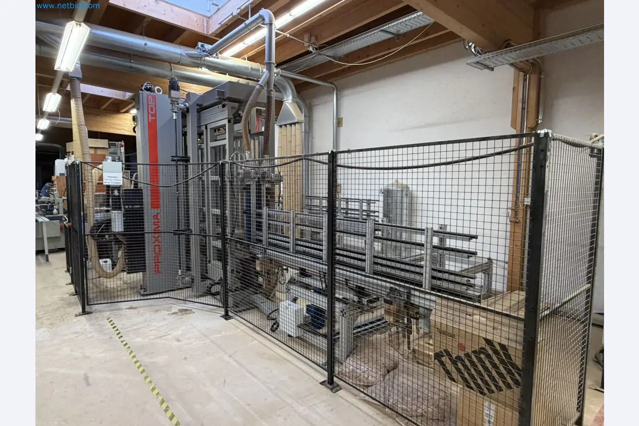 For sale due to insolvency. First-class longitudinal machining center with numerical control for modular furniture production with unloading robot-32