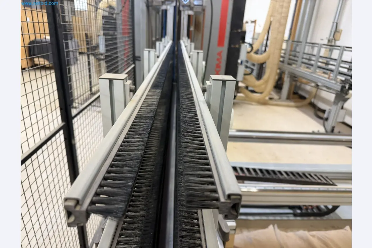 For sale due to insolvency. First-class longitudinal machining center with numerical control for modular furniture production with unloading robot-35