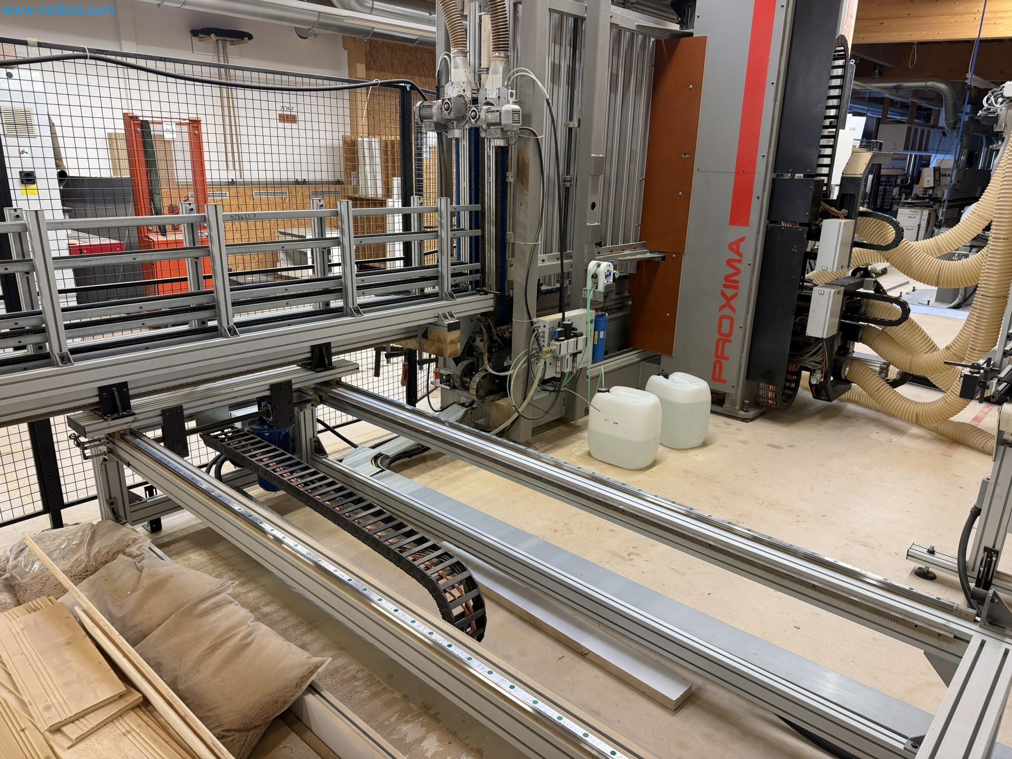 For sale due to insolvency. First-class longitudinal machining center with numerical control for modular furniture production with unloading robot-36