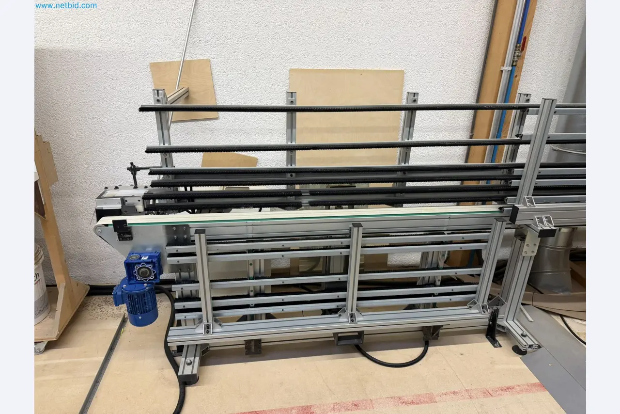 For sale due to insolvency. First-class longitudinal machining center with numerical control for modular furniture production with unloading robot-42