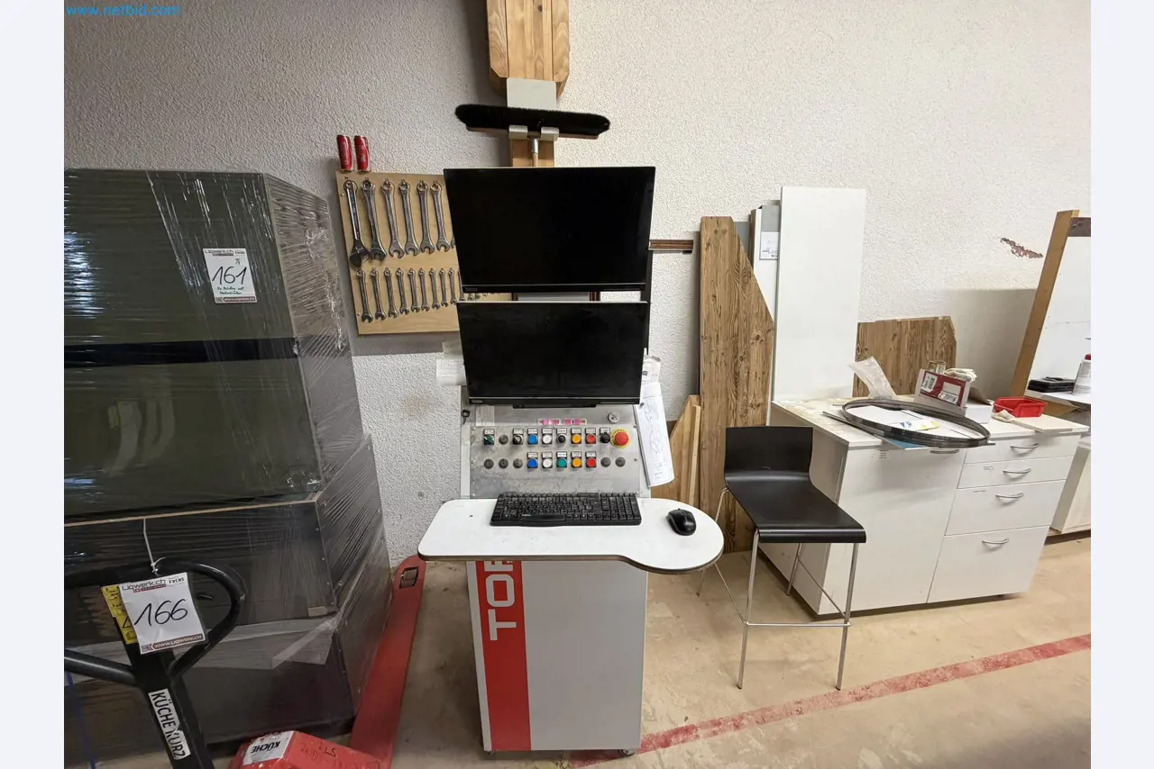 For sale due to insolvency. First-class longitudinal machining center with numerical control for modular furniture production with unloading robot-48