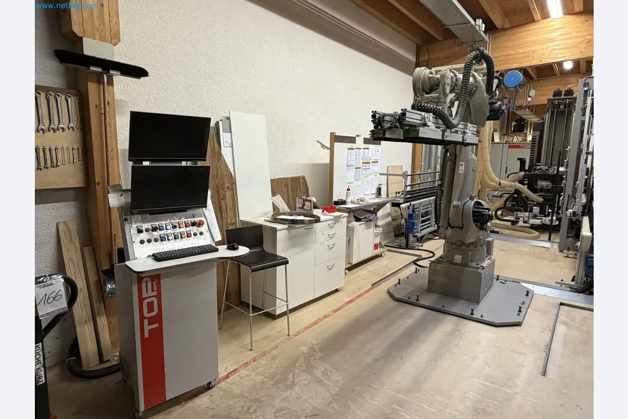 For sale due to insolvency. First-class longitudinal machining center with numerical control for modular furniture production with unloading robot-49