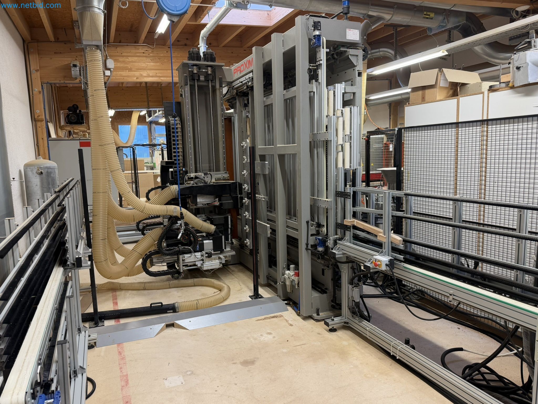 For sale due to insolvency. First-class longitudinal machining center with numerical control for modular furniture production with unloading robot-5