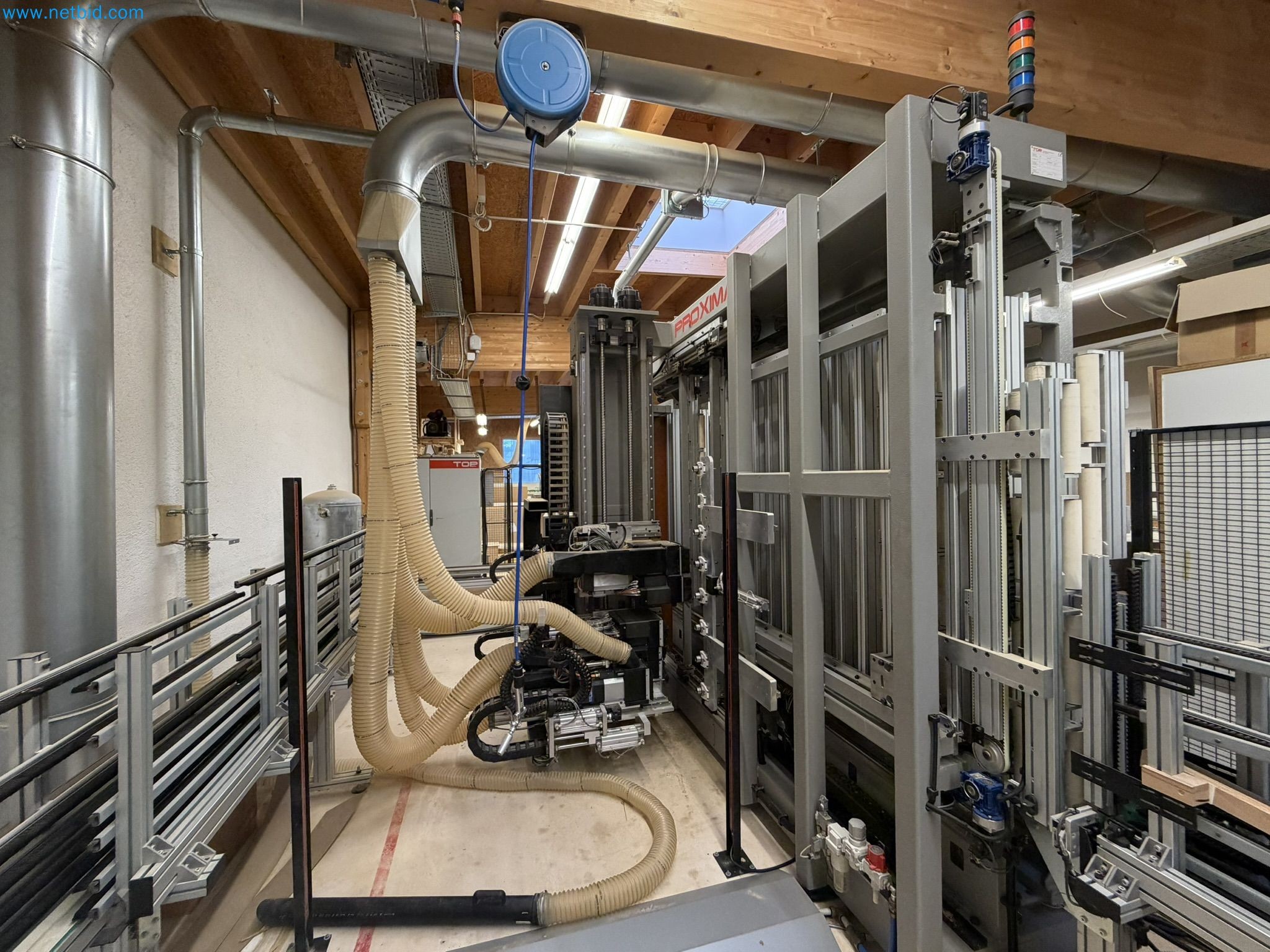 For sale due to insolvency. First-class longitudinal machining center with numerical control for modular furniture production with unloading robot-6