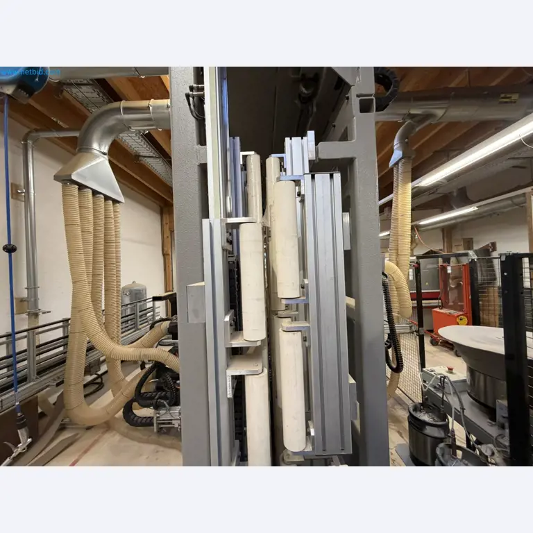 For sale due to insolvency. First-class longitudinal machining center with numerical control for modular furniture production with unloading robot-8