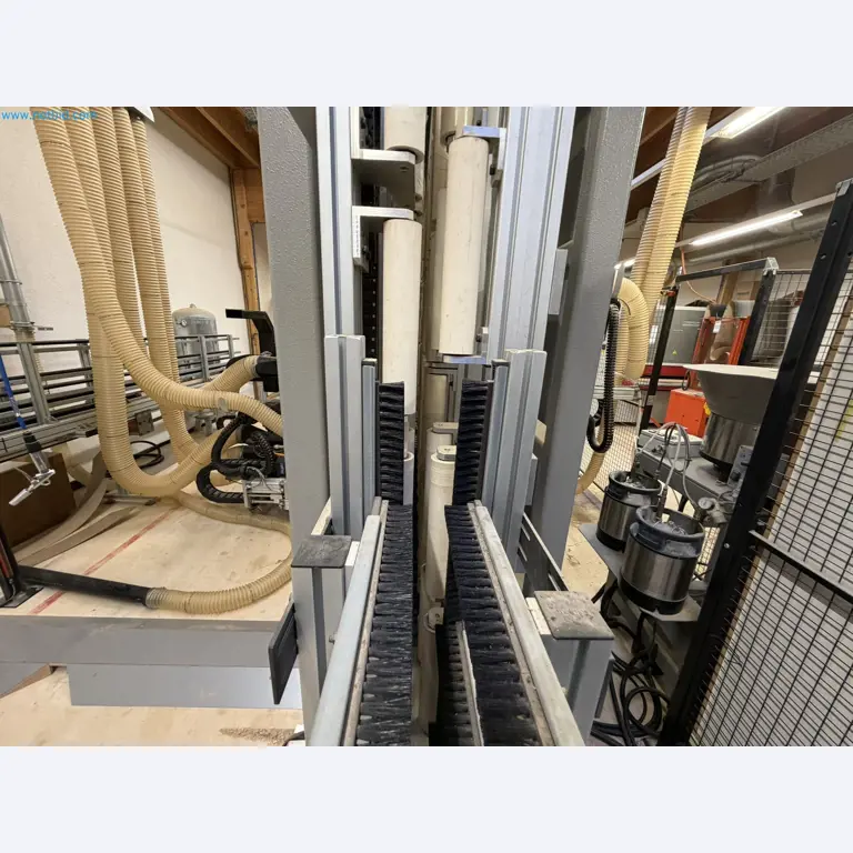 For sale due to insolvency. First-class longitudinal machining center with numerical control for modular furniture production with unloading robot-9