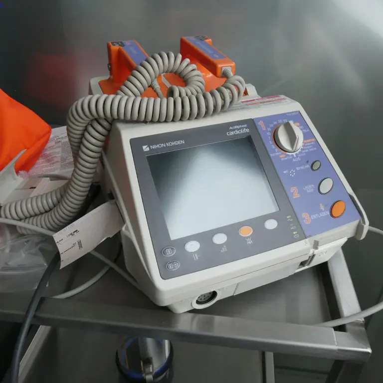 Defibrylator Nihon Kohden Europe GmbH cardioLife TEC-5531
