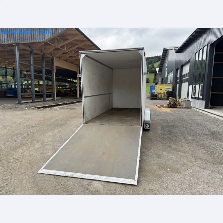 Passenger car tandem trailer Hapert SAPPHIRE TA/C39B/302 and passenger car plateau tandem trailer Eduard P4-10