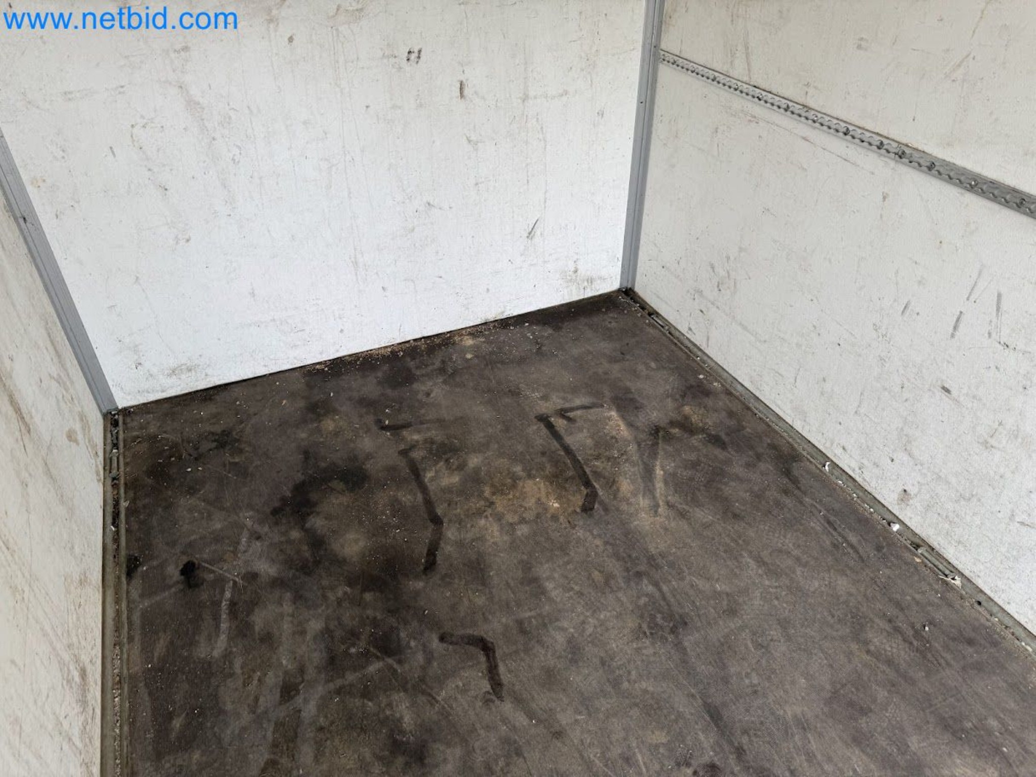 PKW Tandemanhänger Hapert SAPPHIRE TA/C39B/302 und PKW Plateau-Tandemanhänger Eduard P4-13