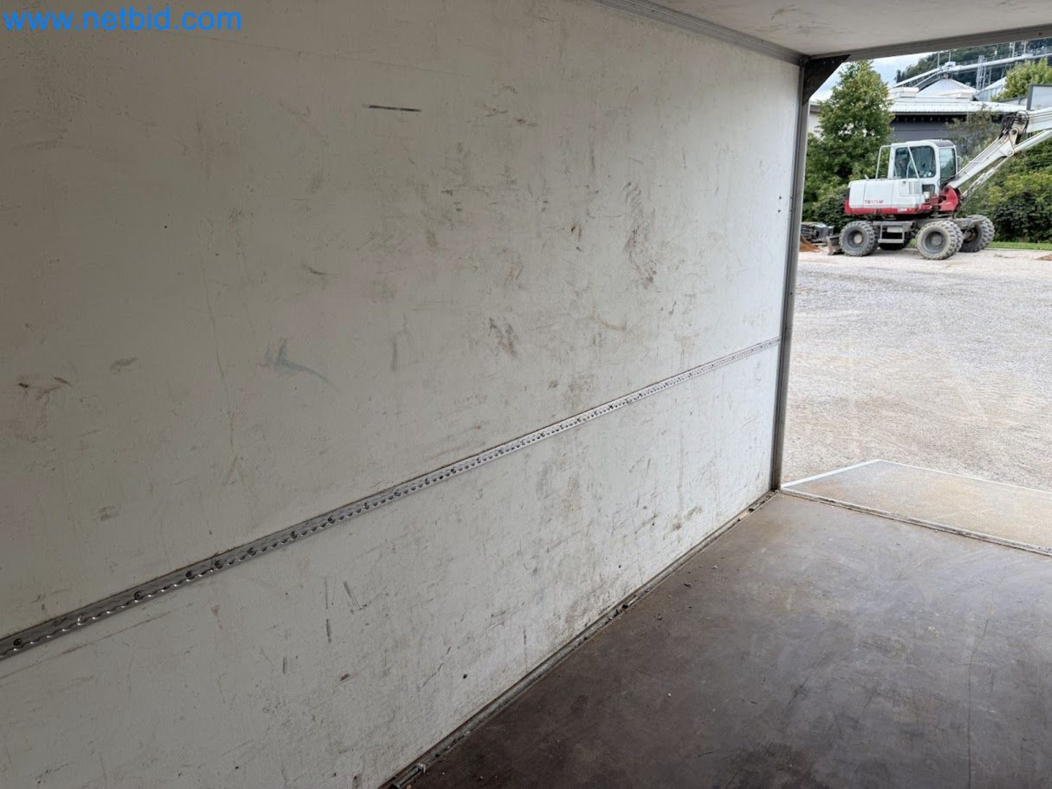 PKW Tandemanhänger Hapert SAPPHIRE TA/C39B/302 und PKW Plateau-Tandemanhänger Eduard P4-15