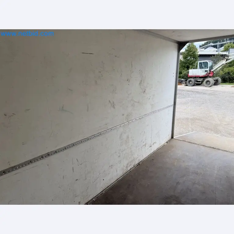 Passenger car tandem trailer Hapert SAPPHIRE TA/C39B/302 and passenger car plateau tandem trailer Eduard P4-15