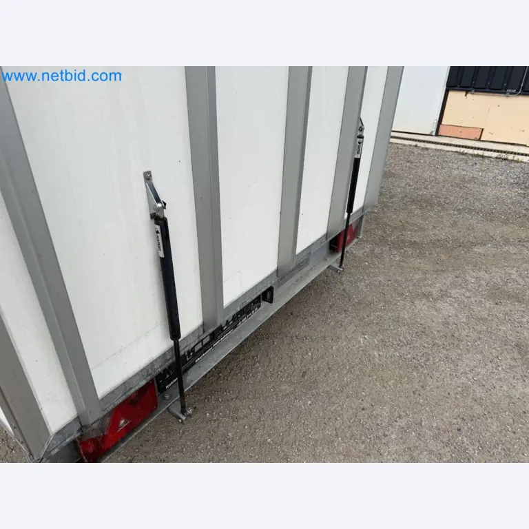 Passenger car tandem trailer Hapert SAPPHIRE TA/C39B/302 and passenger car plateau tandem trailer Eduard P4-16