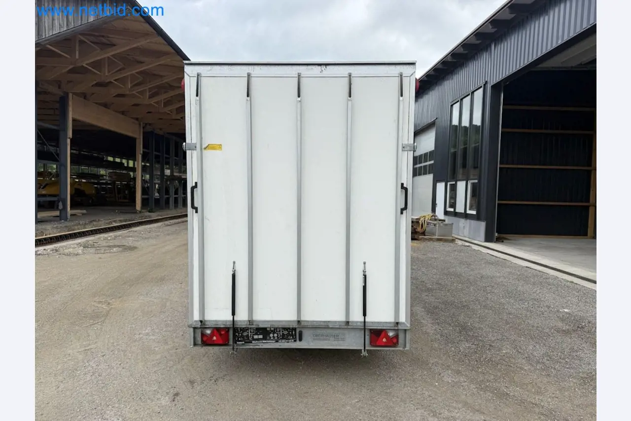 Passenger car tandem trailer Hapert SAPPHIRE TA/C39B/302 and passenger car plateau tandem trailer Eduard P4-18