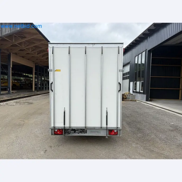 Passenger car tandem trailer Hapert SAPPHIRE TA/C39B/302 and passenger car plateau tandem trailer Eduard P4-18