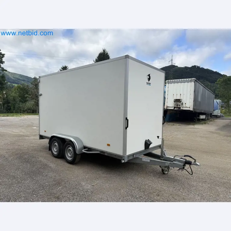 Passenger car tandem trailer Hapert SAPPHIRE TA/C39B/302 and passenger car plateau tandem trailer Eduard P4-1