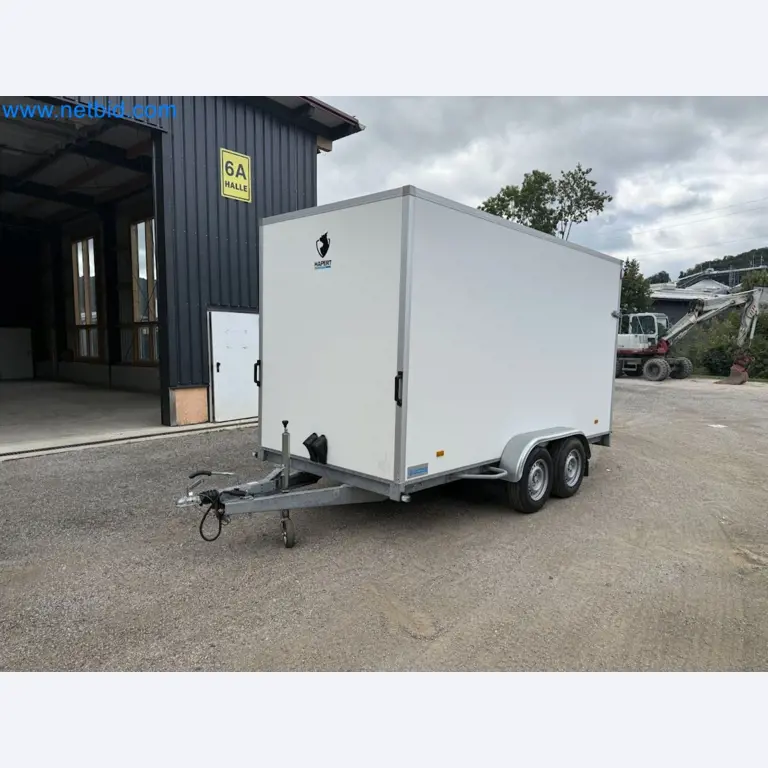 Passenger car tandem trailer Hapert SAPPHIRE TA/C39B/302 and passenger car plateau tandem trailer Eduard P4-21