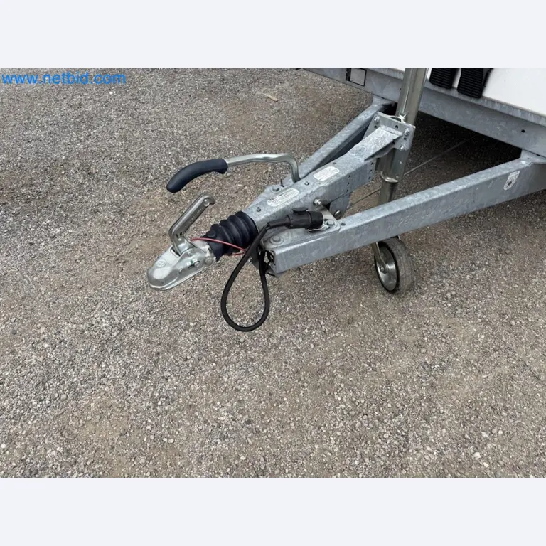 Passenger car tandem trailer Hapert SAPPHIRE TA/C39B/302 and passenger car plateau tandem trailer Eduard P4-23