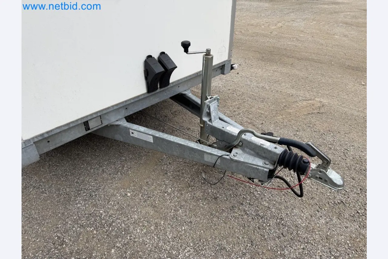 Passenger car tandem trailer Hapert SAPPHIRE TA/C39B/302 and passenger car plateau tandem trailer Eduard P4-3