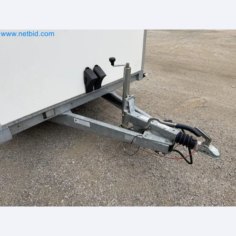 Passenger car tandem trailer Hapert SAPPHIRE TA/C39B/302 and passenger car plateau tandem trailer Eduard P4-3