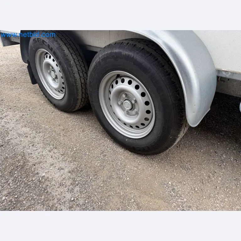 Passenger car tandem trailer Hapert SAPPHIRE TA/C39B/302 and passenger car plateau tandem trailer Eduard P4-4