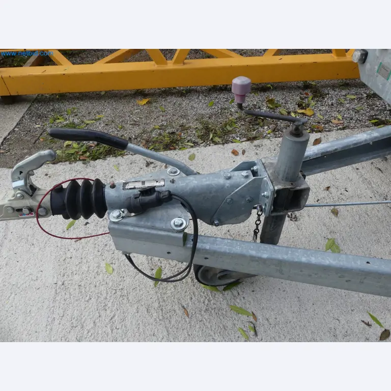 Passenger car tandem trailer Hapert SAPPHIRE TA/C39B/302 and passenger car plateau tandem trailer Eduard P4-10