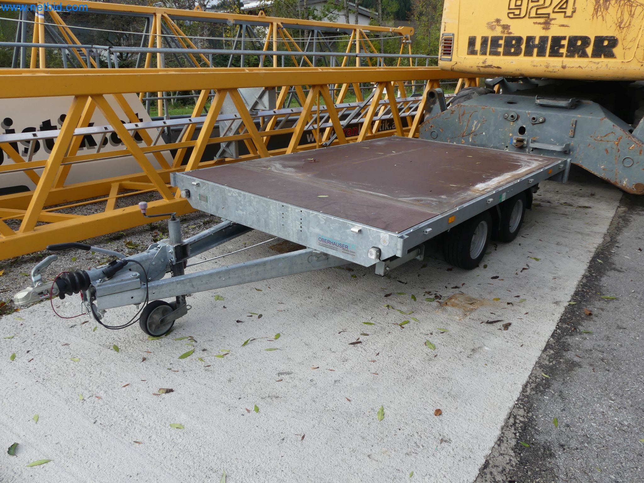 PKW Tandemanhänger Hapert SAPPHIRE TA/C39B/302 und PKW Plateau-Tandemanhänger Eduard P4-12