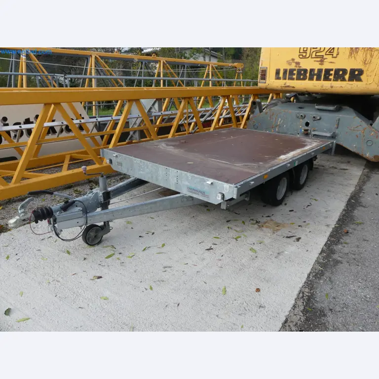 Passenger car tandem trailer Hapert SAPPHIRE TA/C39B/302 and passenger car plateau tandem trailer Eduard P4-12