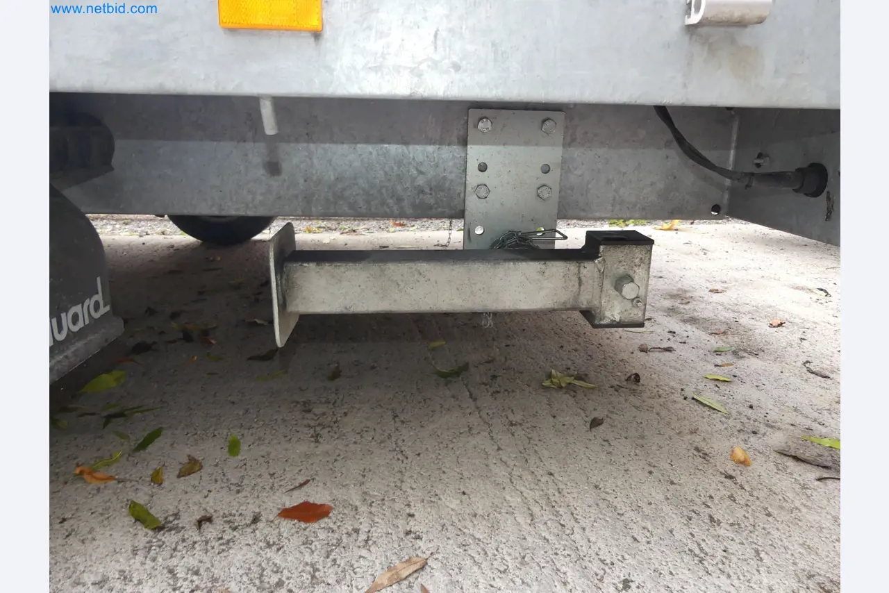 Passenger car tandem trailer Hapert SAPPHIRE TA/C39B/302 and passenger car plateau tandem trailer Eduard P4-13