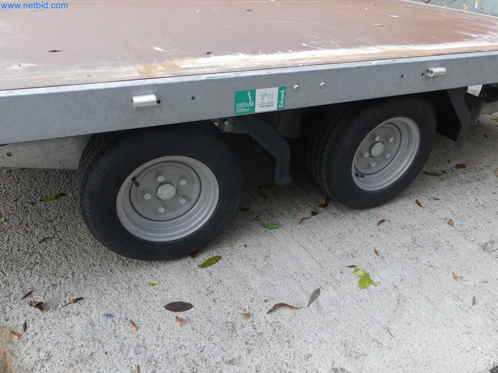 PKW Tandemanhänger Hapert SAPPHIRE TA/C39B/302 und PKW Plateau-Tandemanhänger Eduard P4-16