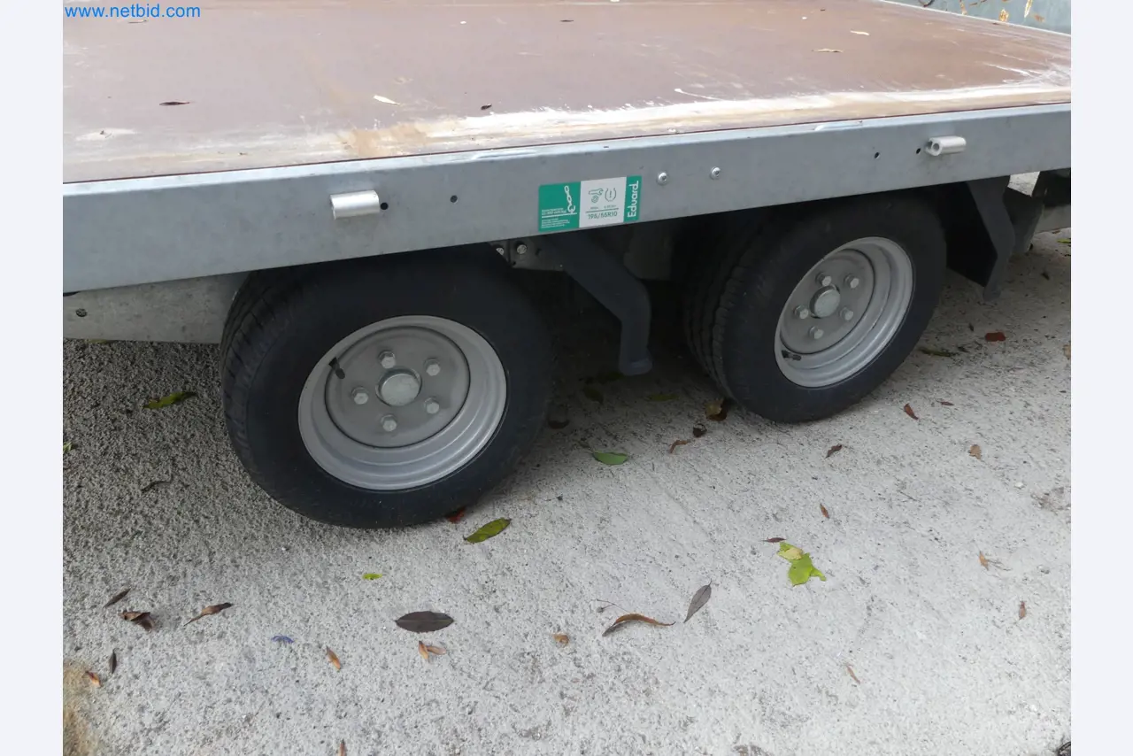 Passenger car tandem trailer Hapert SAPPHIRE TA/C39B/302 and passenger car plateau tandem trailer Eduard P4-16