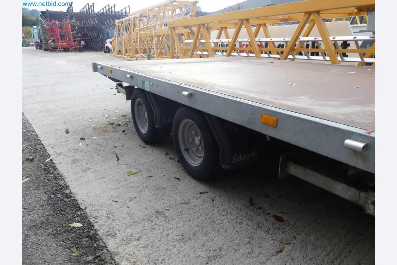 Passenger car tandem trailer Hapert SAPPHIRE TA/C39B/302 and passenger car plateau tandem trailer Eduard P4-18