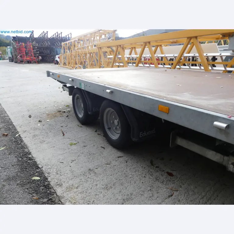 Passenger car tandem trailer Hapert SAPPHIRE TA/C39B/302 and passenger car plateau tandem trailer Eduard P4-18