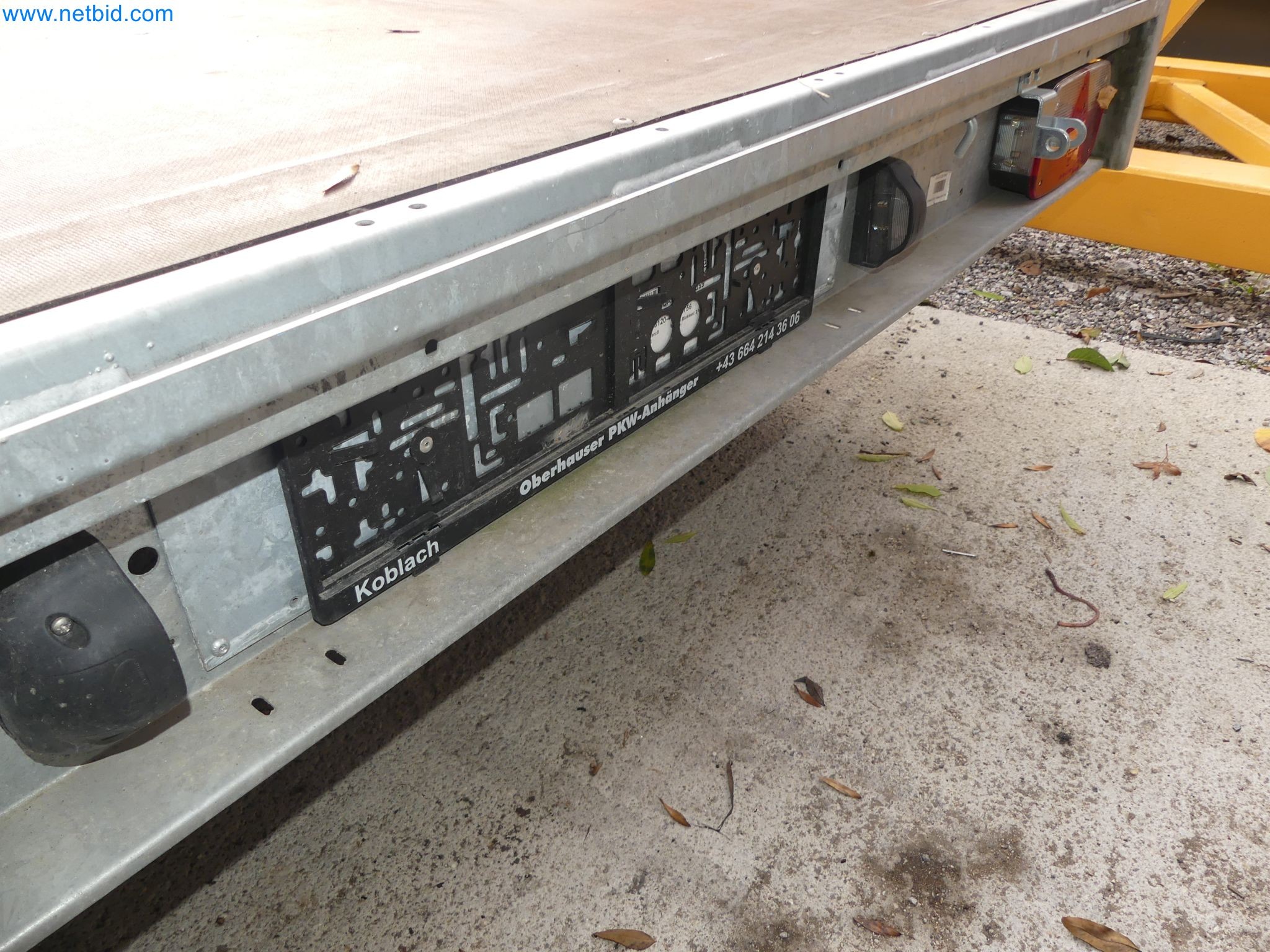 PKW Tandemanhänger Hapert SAPPHIRE TA/C39B/302 und PKW Plateau-Tandemanhänger Eduard P4-21