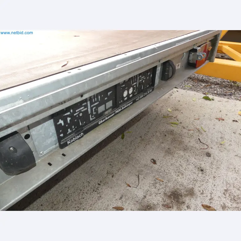 Passenger car tandem trailer Hapert SAPPHIRE TA/C39B/302 and passenger car plateau tandem trailer Eduard P4-21