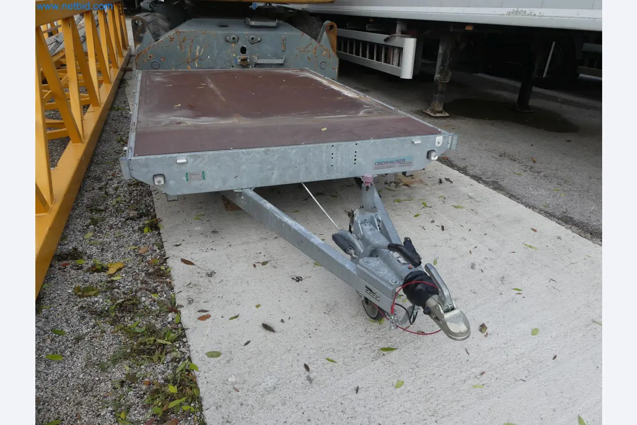 Passenger car tandem trailer Hapert SAPPHIRE TA/C39B/302 and passenger car plateau tandem trailer Eduard P4-5