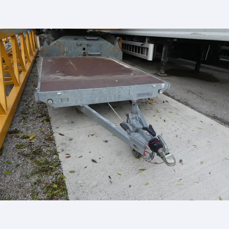 Passenger car tandem trailer Hapert SAPPHIRE TA/C39B/302 and passenger car plateau tandem trailer Eduard P4-5