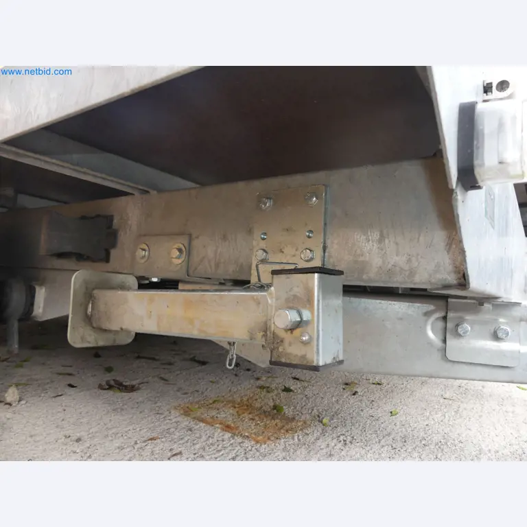 Passenger car tandem trailer Hapert SAPPHIRE TA/C39B/302 and passenger car plateau tandem trailer Eduard P4-7