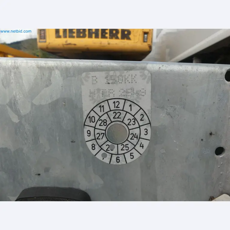 Passenger car tandem trailer Hapert SAPPHIRE TA/C39B/302 and passenger car plateau tandem trailer Eduard P4-9