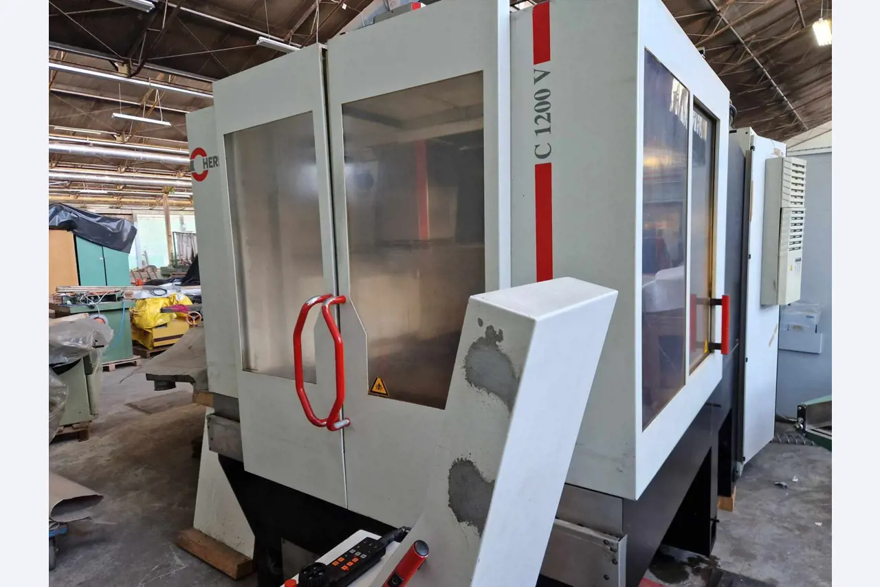 3osé vertikální obráběcí centrum-1