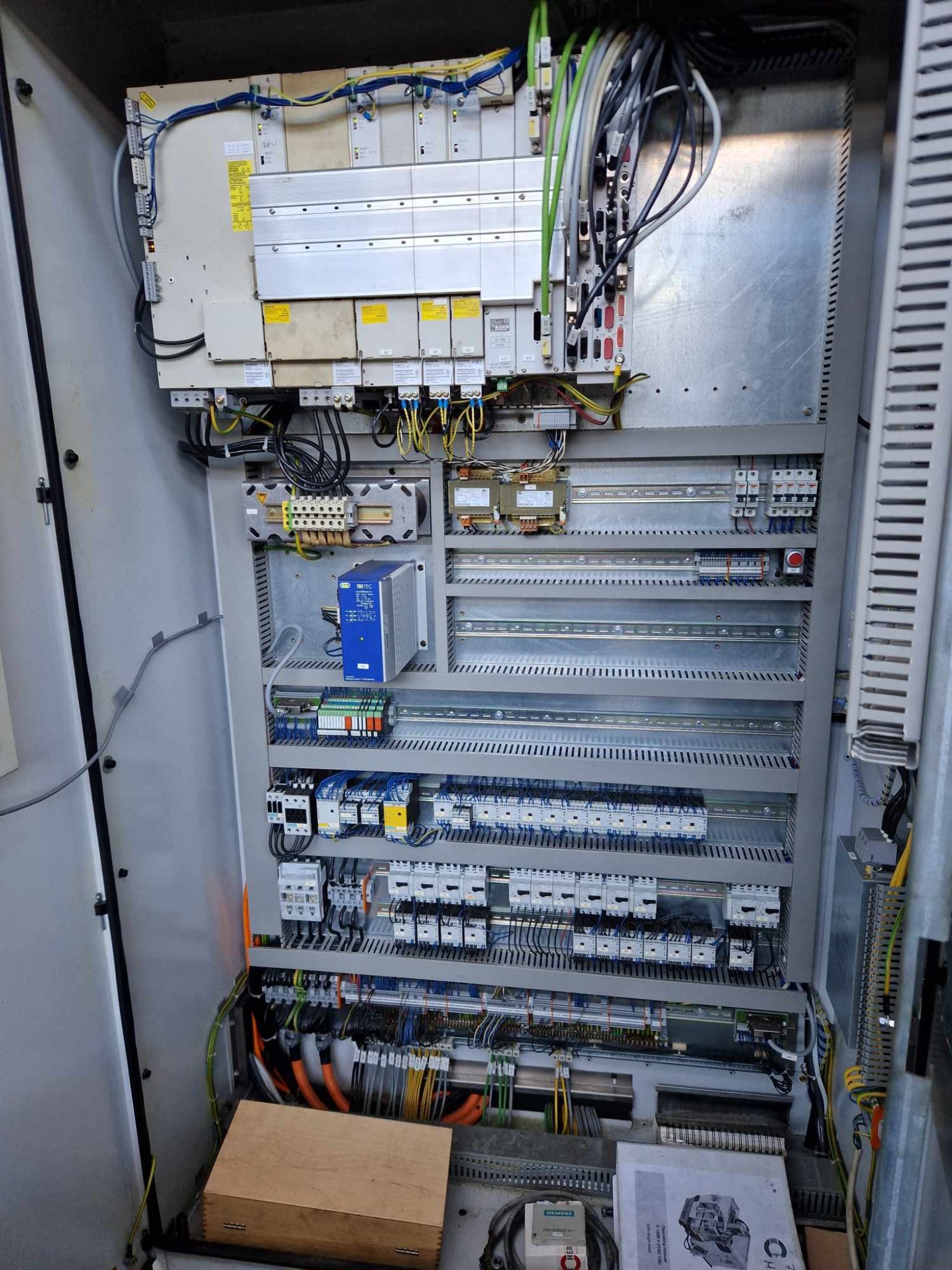 3-axis vertical machining center-12