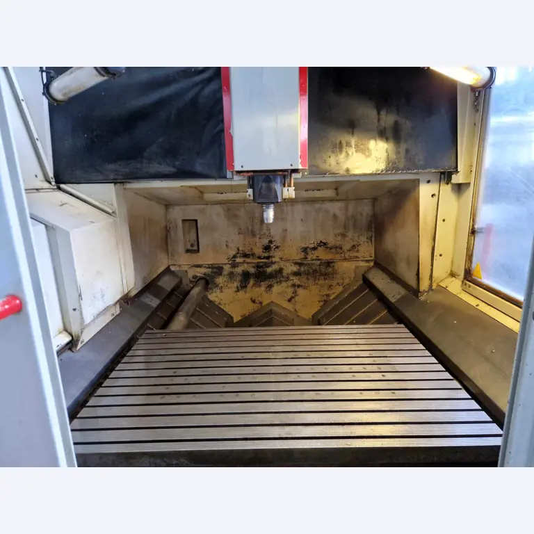 Centre d'usinage vertical 3 axes-15
