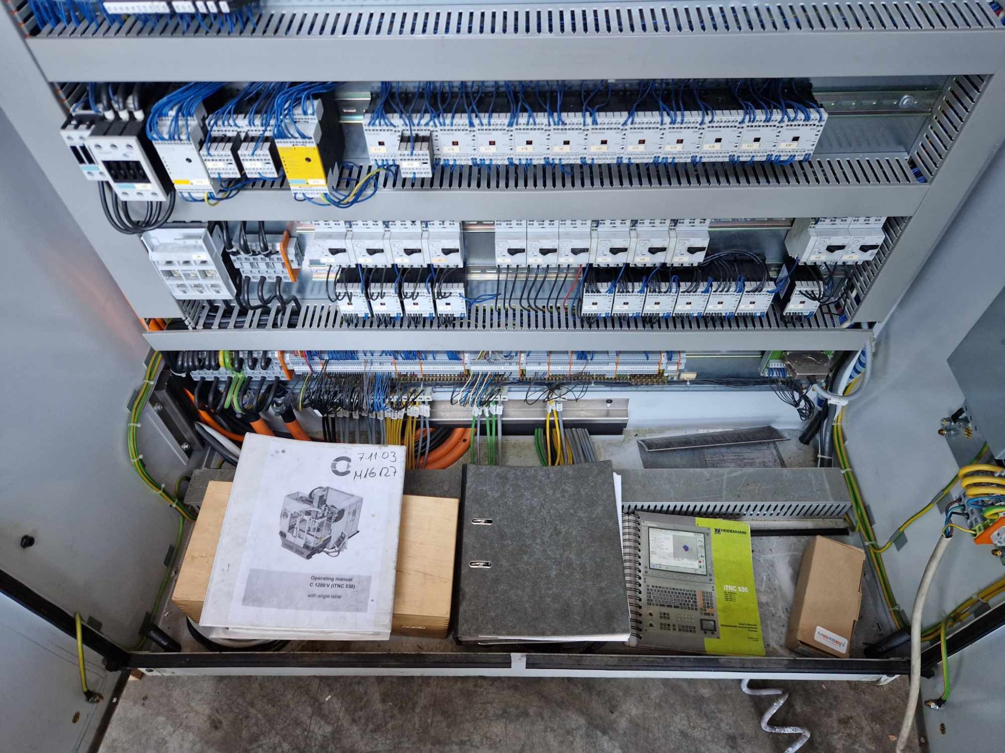 3-axis vertical machining center-6