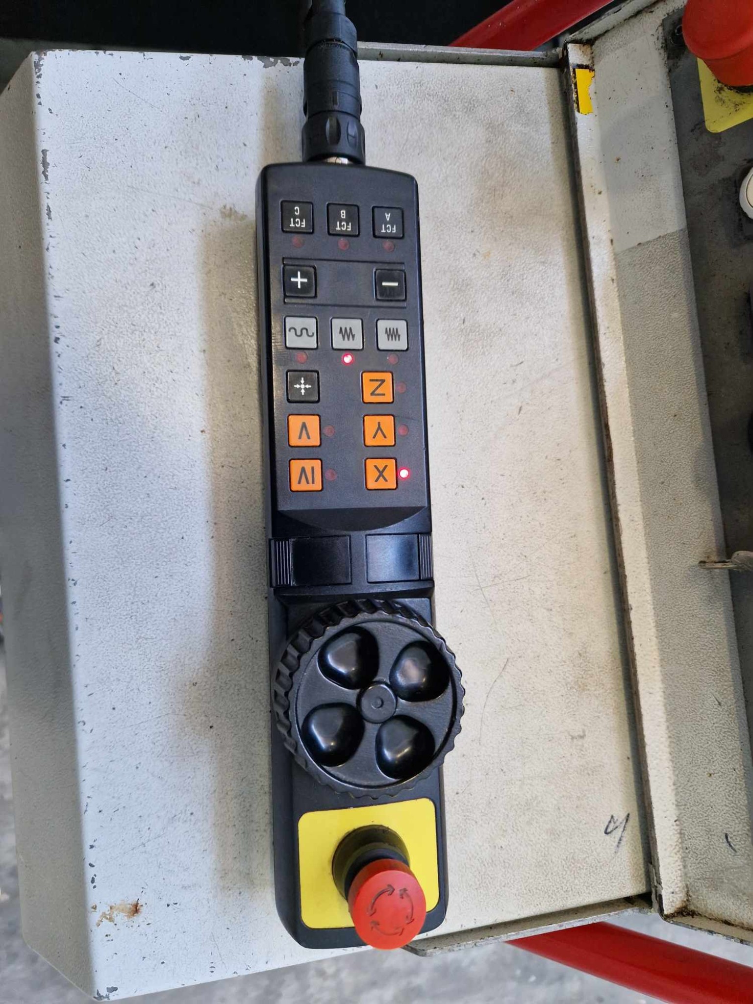 3-axis vertical machining center-9