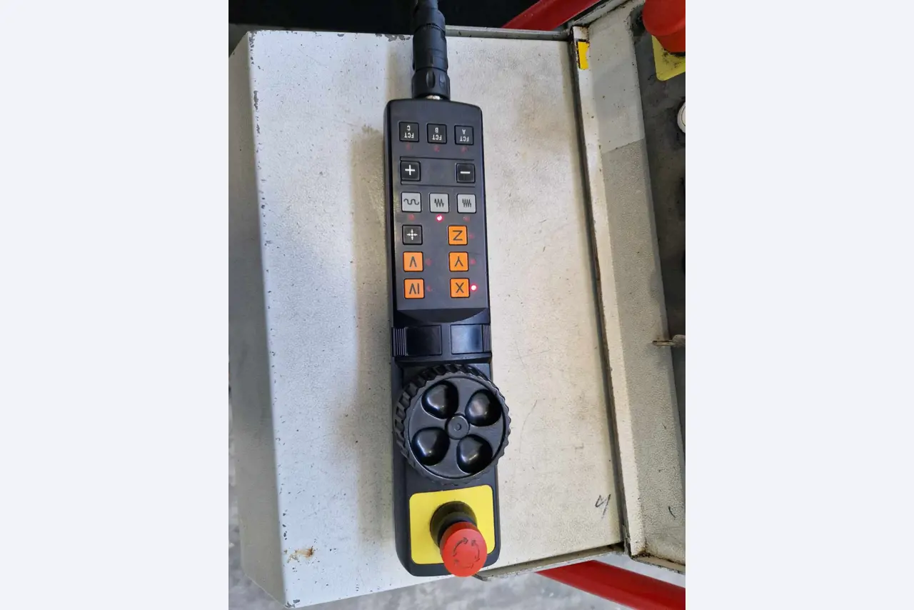 Centre d'usinage vertical 3 axes-9