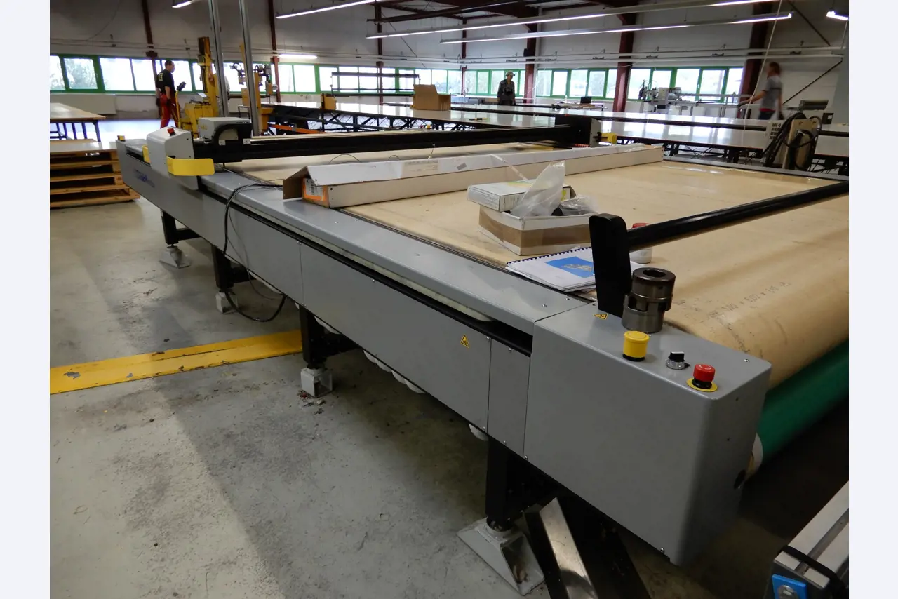 Machines for textile and tarpaulin processing-1