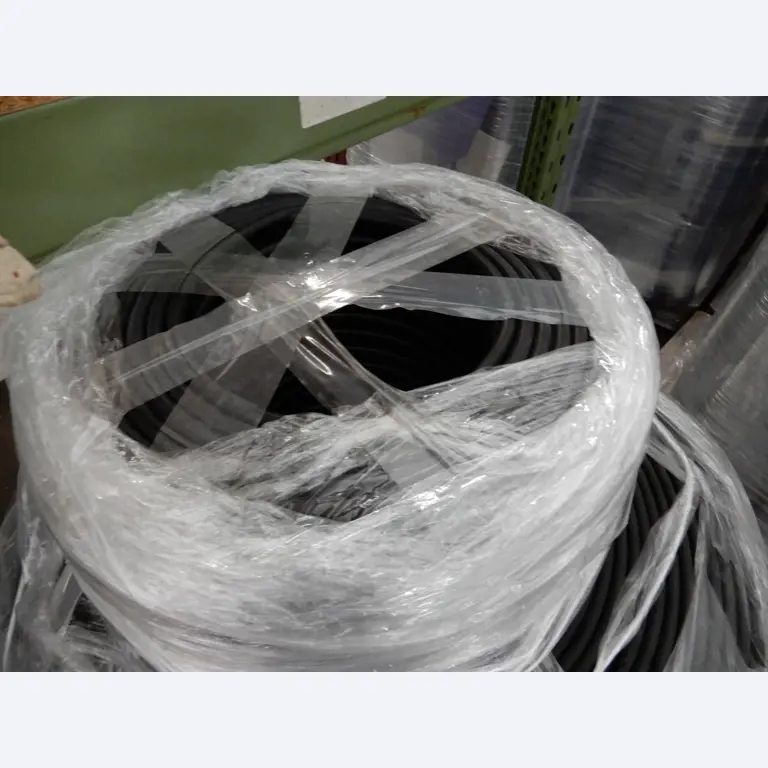 Maschinen zur Textil- und Planenverarbeitung-3